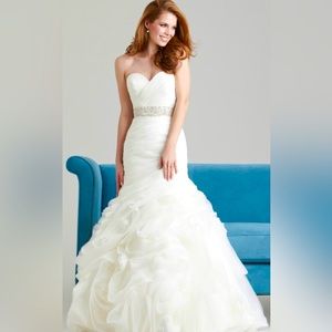 Allure Romance wedding gown